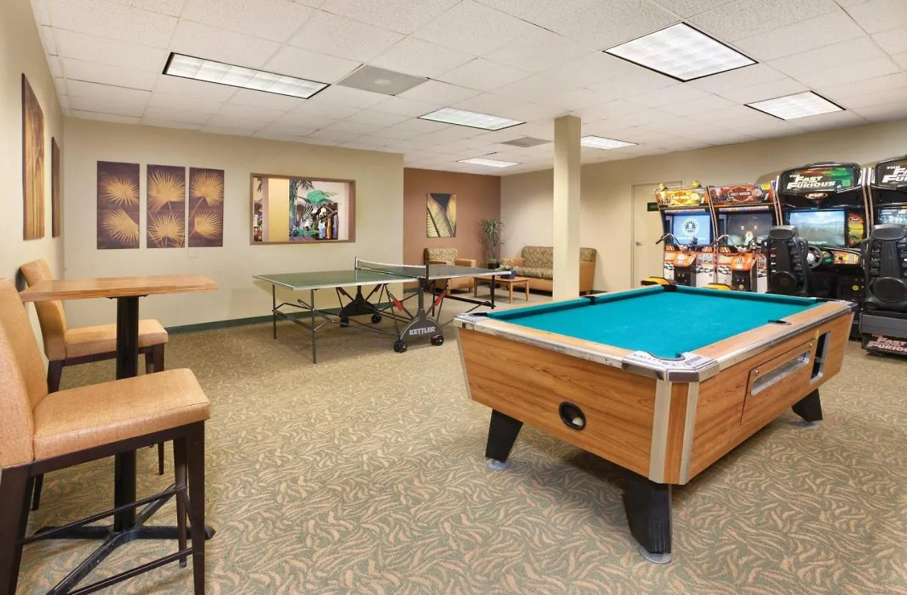 See Palm Springs And Relax In This 1Bd Condo With Resort Amenities Including Pool Or Hot Tub